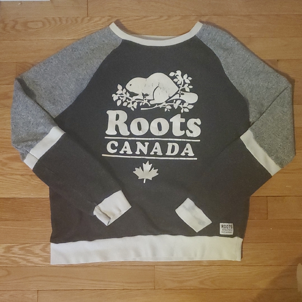 💫2/$25💫 Roots Black And Gray Colorblock Sweatshirt